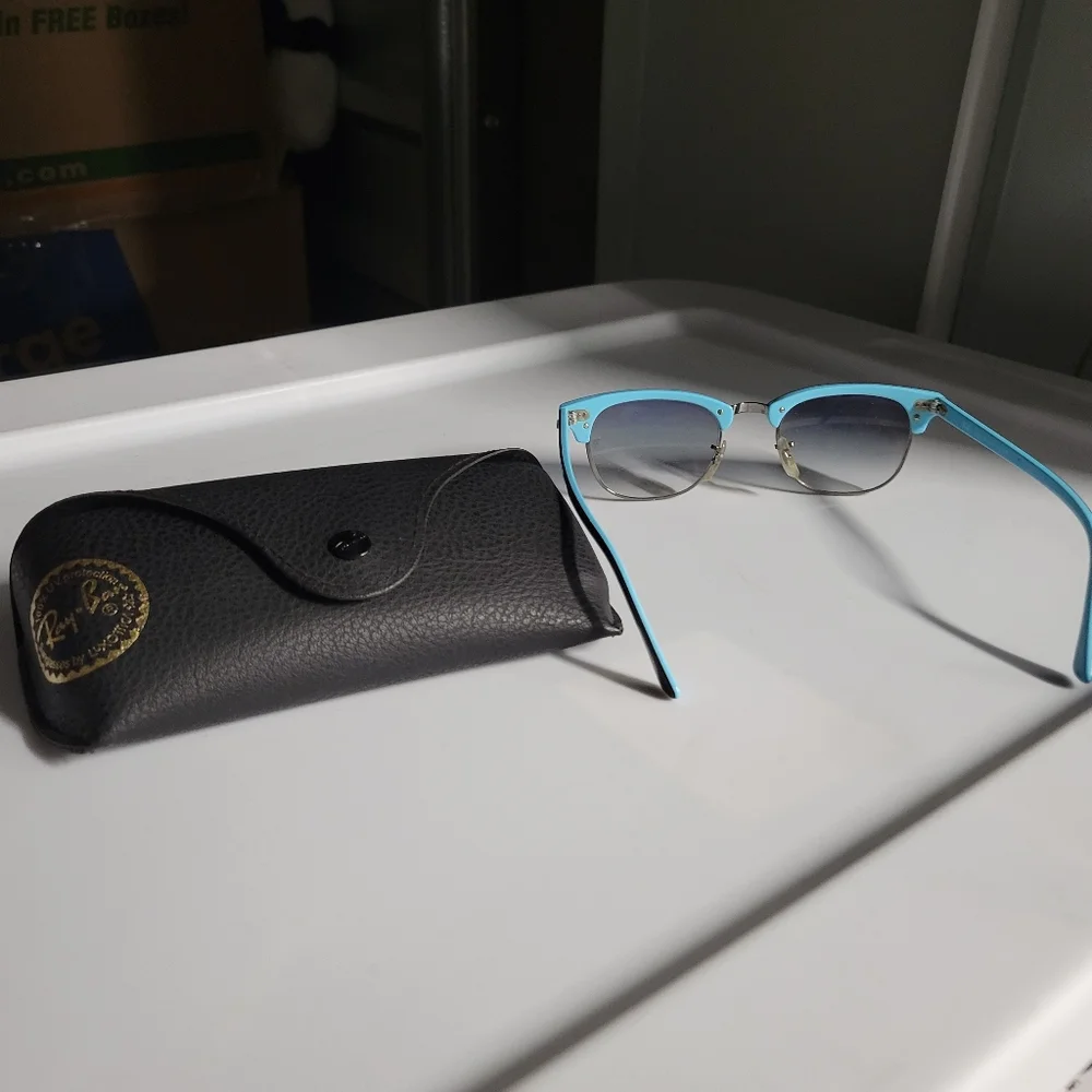 Rayban women's clubmaster sunglasses in black and powder blue - Picture 6 of 6